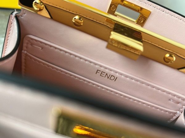 Contrefaçon Fendi Peekaboo ISeeU Petit Sac en cuir nappa rose – Image 5