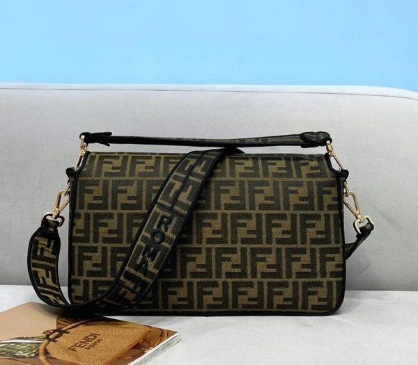 Réplique Fendi Baguette Grand Sac en tissu jacquard brun FF – Image 4