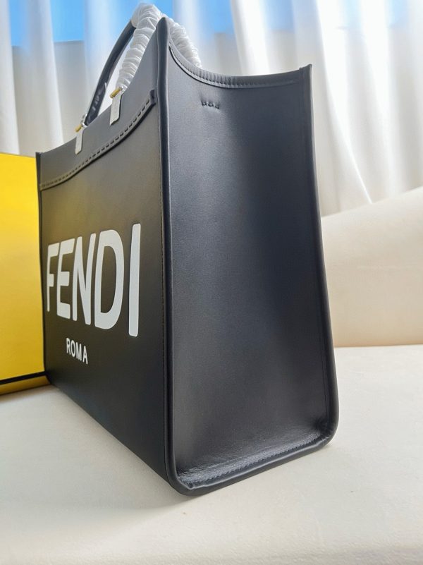 Contrefaçon Fendi Sunshine Moyen Sac Cabas en cuir de veau noir – Image 5